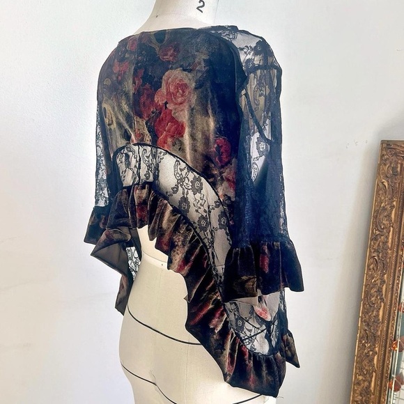 POL Tops - POL Floral Velvet & Lace Women’s Top in Black and Rose